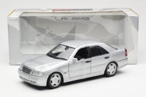 Mercedes C36 AMG W202 Zilver UT Models 1:18 180035000 Metaal — afbeelding 6 van 6