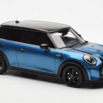 Mini Cooper S F56 Island Blauw Otto 1:18 - image 4 of 6