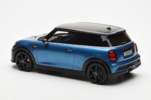 Mini Cooper S F56 Island Blauw Otto 1:18 OT982 Hars — afbeelding 5 van 6