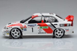 Mitsubishi Lancer Evo 4 T. Makinen / S. Harjanne Rally Catalunya 1997 Otto 1:18 OT409 Hars — afbeelding 3 van 6