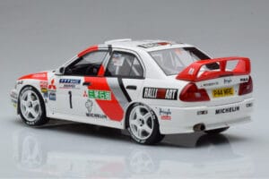 Mitsubishi Lancer Evo 4 T. Makinen / S. Harjanne Rally Catalunya 1997 Otto 1:18 OT409 Hars — afbeelding 5 van 6