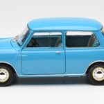 Morris Mini Minor Blauw Kyosho 1:18 08964BL - image 4 of 8