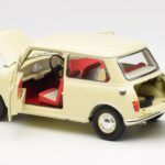 Morris Mini Minor Wit Kyosho 1:18 08964W - image 5 of 8