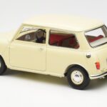 Morris Mini Minor Wit Kyosho 1:18 08964W - image 7 of 8