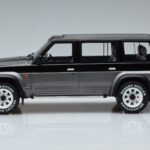 Nissan Patrol GR Y60 Grijs Otto 1:18 - image 3 of 6