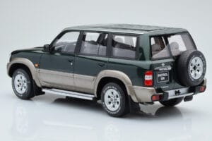 Nissan Patrol GR Y61 Groen Otto 1:18 OT433 Hars — afbeelding 4 van 5