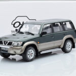 Nissan Patrol GR Y61 Groen Otto 1:18 - image 5 of 5