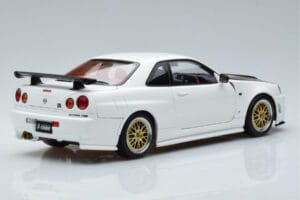 Nissan Skyline GT-R R34 Nismo Z-Tune Wit MotorHelix 1:18 M83407 Metaal — afbeelding 3 van 11