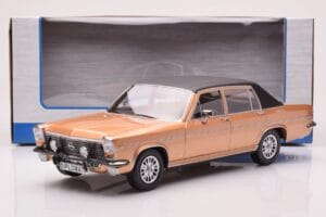 Opel Diplomat B Beige Metallic MCG 1:18 MCG18335 Metaal — afbeelding 6 van 6