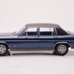 Opel Diplomat B Donkerblauw Metallic MCG 1:18 - image 3 of 6