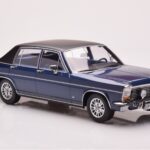 Opel Diplomat B Donkerblauw Metallic MCG 1:18 - image 4 of 6
