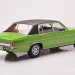 Opel Diplomat B Groen Metallic MCG 1:18 - image 2 of 6