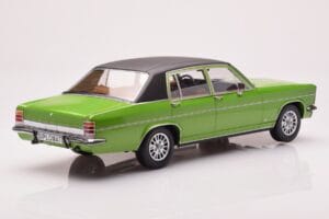 Opel Diplomat B Groen Metallic MCG 1:18 MCG18337 Metaal — afbeelding 2 van 6
