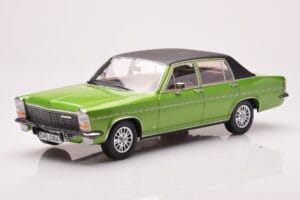 Opel Diplomat B Groen Metallic MCG 1:18 MCG18337