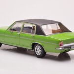 Opel Diplomat B Groen Metallic MCG 1:18 - image 5 of 6