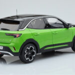Opel Mokka-e GS Line Matcha Groen Otto 1:18 - image 2 of 5