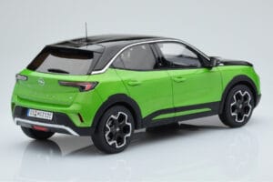 Opel Mokka-e GS Line Matcha Groen Otto 1:18 OT435 Hars — afbeelding 2 van 5