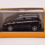 Opel Zafira B OPC Zwart Minichamps 1:43 - image 4 of 4