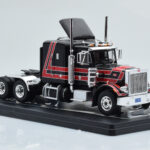 Peterbilt 359 Zwart Rood IXO 1:43 - image 3 of 4
