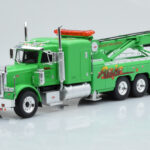 Peterbilt 359 Wrecker Road Service Groen IXO 1:43