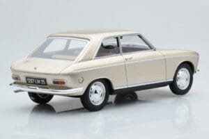Peugeot 204 Coupe Beige Otto 1:18 OT1024 Hars — afbeelding 2 van 6