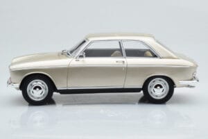 Peugeot 204 Coupe Beige Otto 1:18 OT1024 Hars — afbeelding 3 van 6