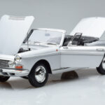 Peugeot 404 Cabriolet Zilver Norev 1:18 - image 2 of 8