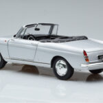 Peugeot 404 Cabriolet Zilver Norev 1:18 - image 7 of 8