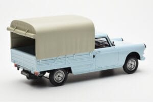 Peugeot 404 Pickup Bache Pastelblauw Otto 1:18 OT1036 Hars — afbeelding 2 van 6