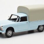 Peugeot 404 Pickup Bache Pastelblauw Otto 1:18