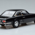 Peugeot 504 Coupe Zwart Norev 1:18 - image 3 of 7