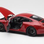 Porsche 911 991 Carrera GTS Carmine Rood Schuco 1:18 450039000 - image 5 of 8