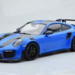 Porsche 911 GT2 RS 991.2 Weissach Package Blauw Zwarte Magnesium Velgen Minichamps 1:18
