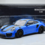 Porsche 911 GT2 RS 991.2 Weissach Package Blauw Zwarte Magnesium Velgen Minichamps 1:18 - image 6 of 6