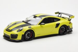 Porsche 911 991.2 GT2 RS Lichtgroen Met Zwarte Magnesium Velgen Minichamps 1:18