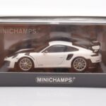 Porsche 911 991.2 GT2 RS Wit Minichamps 1:43 - image 4 of 4
