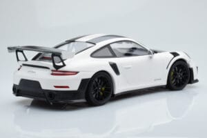 Porsche 911 GT2 RS 991.2 Weissach Package Wit Zwarte Magnesium Velgen Minichamps 1:18 153068309 Metaal — afbeelding 2 van 6