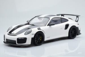 Porsche 911 GT2 RS 991.2 Weissach Package Wit Zwarte Magnesium Velgen Minichamps 1:18 153068309