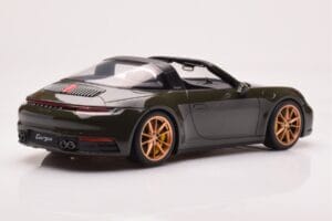 Porsche 911 992 Targa 4S Olijfgroen GT Spirit 1:18 GT438 Hars — afbeelding 2 van 6