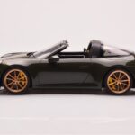 Porsche 911 992 Targa 4S Olijfgroen GT Spirit 1:18 - image 3 of 6