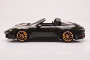 Porsche 911 992 Targa 4S Olijfgroen GT Spirit 1:18 GT438 Hars — afbeelding 3 van 6