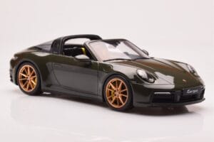 Porsche 911 992 Targa 4S Olijfgroen GT Spirit 1:18 GT438 Hars — afbeelding 4 van 6