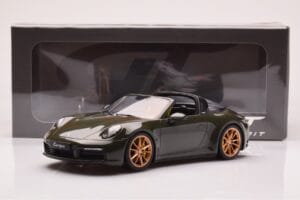 Porsche 911 992 Targa 4S Olijfgroen GT Spirit 1:18 GT438 Hars — afbeelding 6 van 6