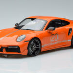 Porsche 911 992 Turbo S China 20th Anniversary Oranje Minichamps 1:18