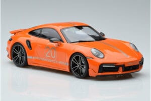 Porsche 911 992 Turbo S China 20th Anniversary Oranje Minichamps 1:18 155069171 Metaal — afbeelding 4 van 6