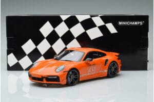 Porsche 911 992 Turbo S China 20th Anniversary Oranje Minichamps 1:18 155069171 Metaal — afbeelding 6 van 6
