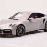 Porsche 911 992 Turbo S Crayon Grijs GT Spirit 1:18
