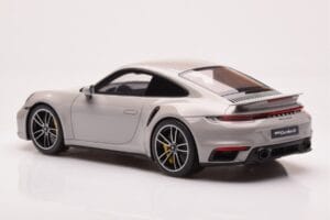 Porsche 911 992 Turbo S Crayon Grijs GT Spirit 1:18 GT431 Hars — afbeelding 5 van 6