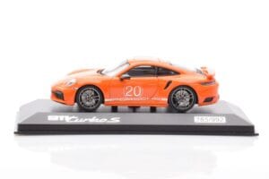 Porsche 911 992 Turbo S Gulf Oranje Minichamps 1:43 WAP0209060N002