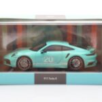 Porsche 911 992 Turbo S Mint Groen Minichamps 1:43 - image 4 of 4